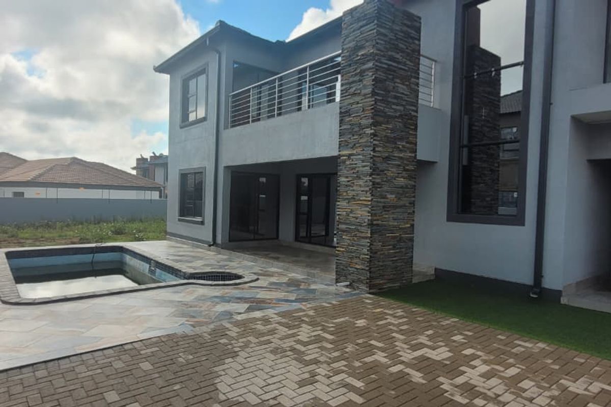 Designed for refined family living! - Photo 5