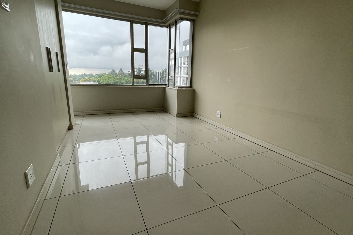 Stylish Apartment in the Heart of Rosebank - Photo 5