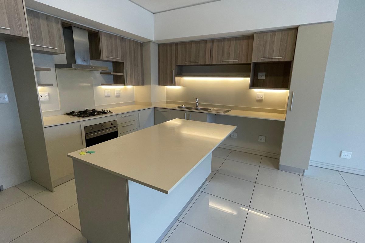 Stylish Apartment in the Heart of Rosebank - Photo 3