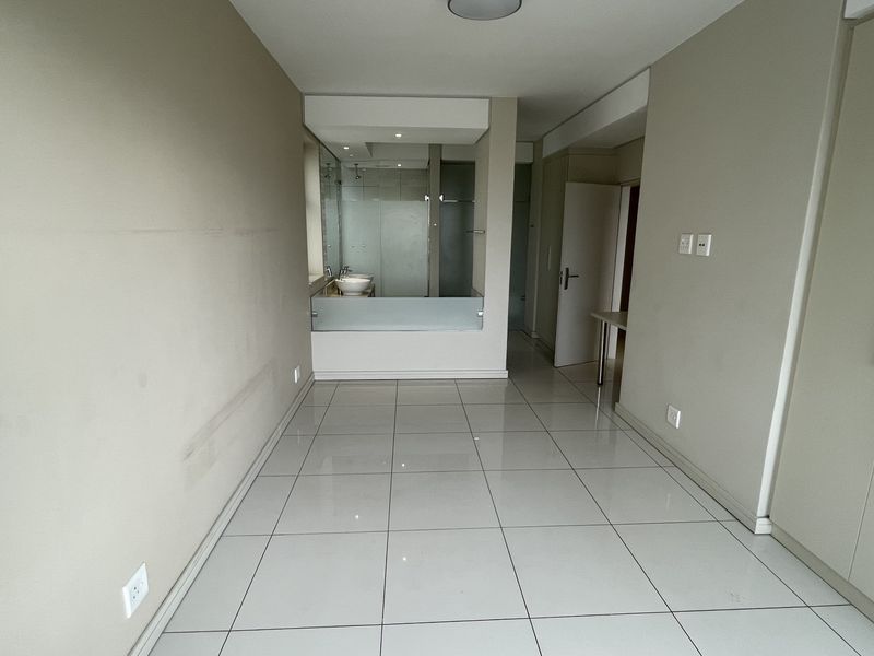 Stylish Apartment in the Heart of Rosebank - Photo 4