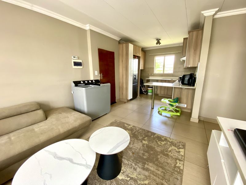 2 Bedroom Apartment for Sale in Grand West Estate, Andeon, Pretoria - Photo 4