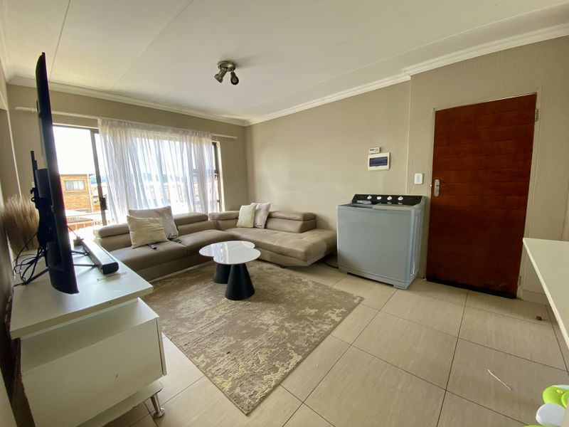 2 Bedroom Apartment for Sale in Grand West Estate, Andeon, Pretoria - Photo 3