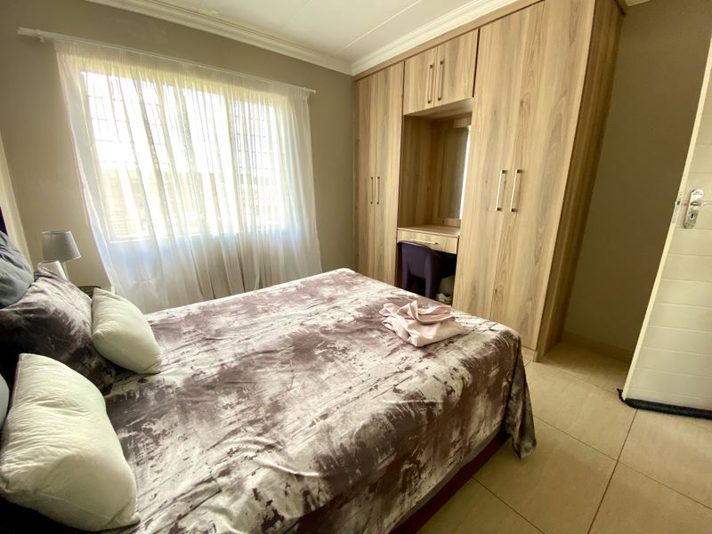 2 Bedroom Apartment for Sale in Grand West Estate, Andeon, Pretoria - Photo 8