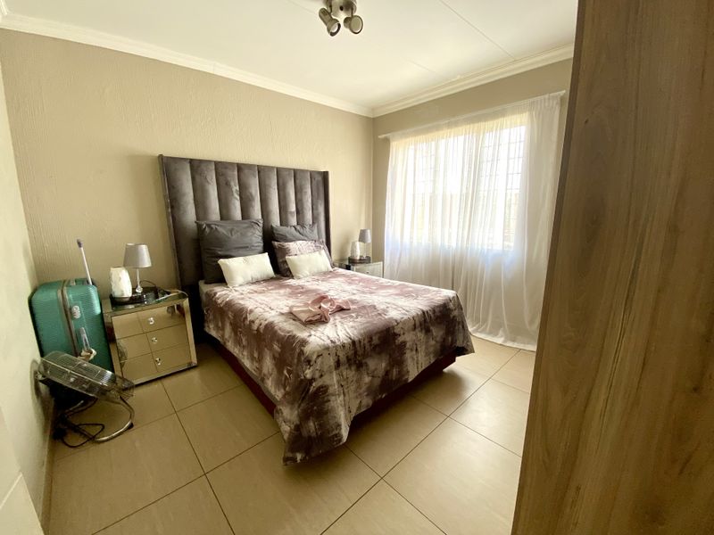 2 Bedroom Apartment for Sale in Grand West Estate, Andeon, Pretoria - Photo 6