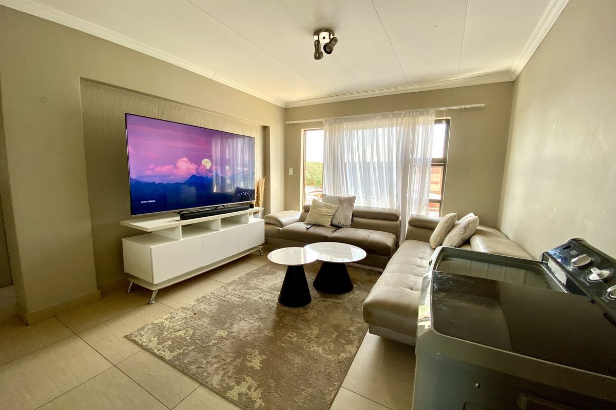 2 Bedroom Apartment for Sale in Grand West Estate, Andeon, Pretoria - Photo 2