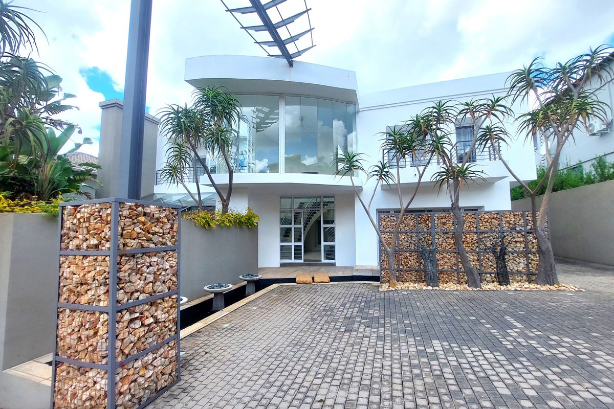 Bold living. Big energy. Zero compromise - Photo 2