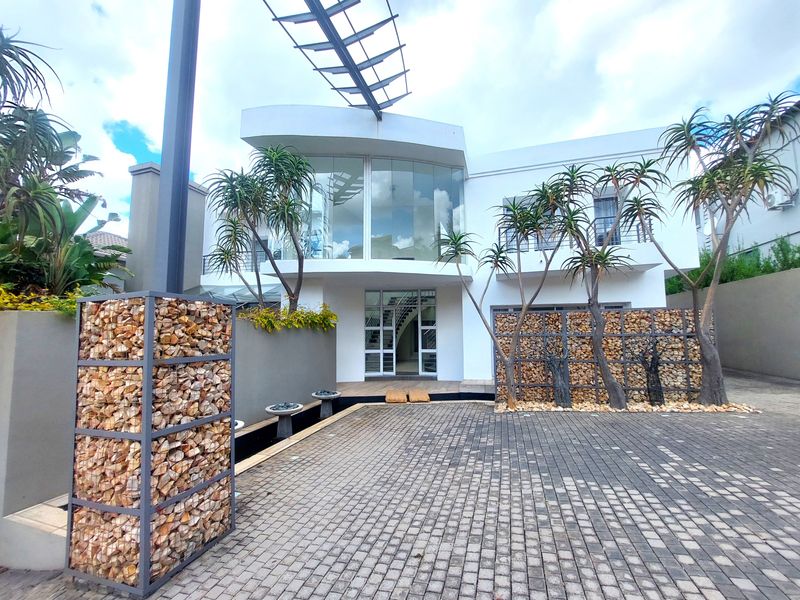 Bold living. Big energy. Zero compromise - Photo 2