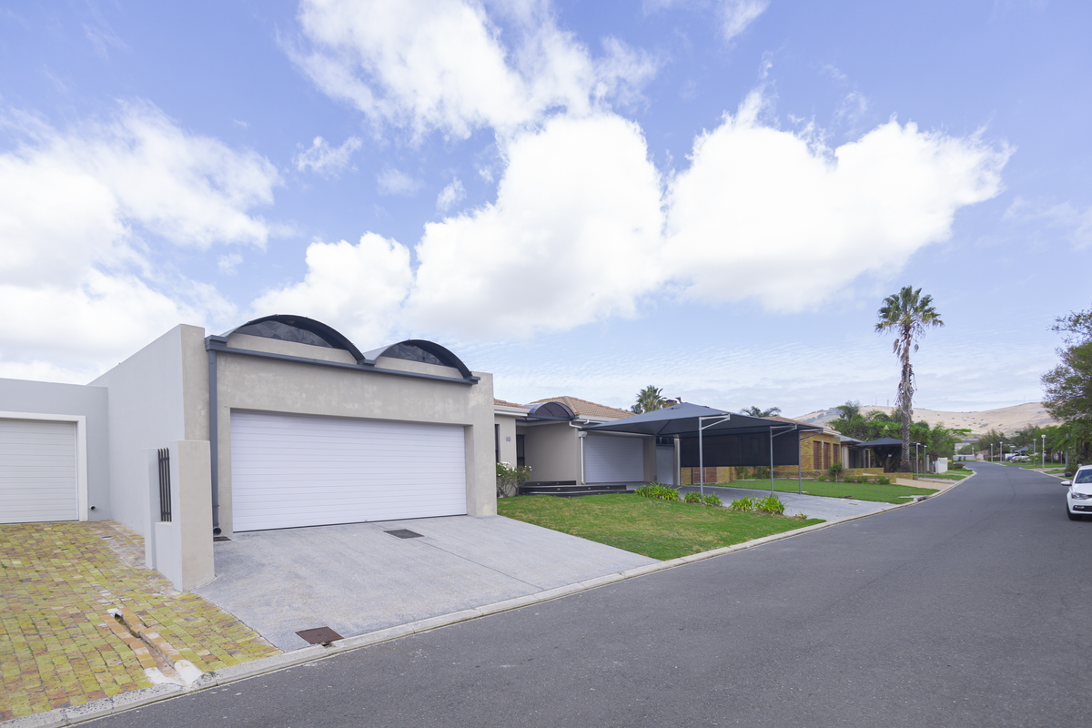 SPACIOUS FAMILY HOME IN PRIME D’URBANVALE – PERFECT FOR MODERN LIVING - Photo 4