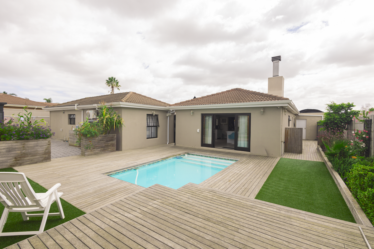 SPACIOUS FAMILY HOME IN PRIME D’URBANVALE – PERFECT FOR MODERN LIVING - Photo 3