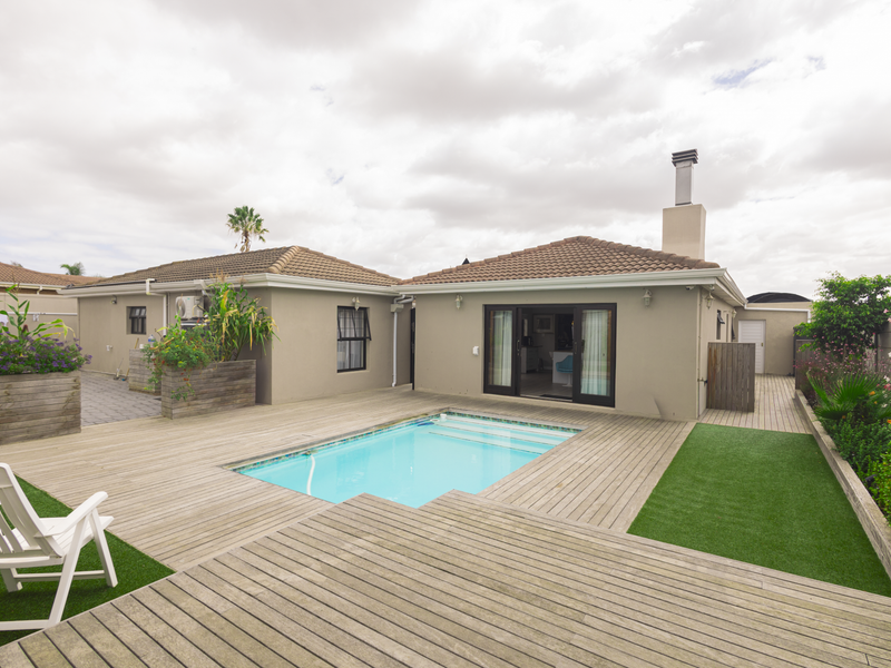 SPACIOUS FAMILY HOME IN PRIME D’URBANVALE – PERFECT FOR MODERN LIVING - Photo 3