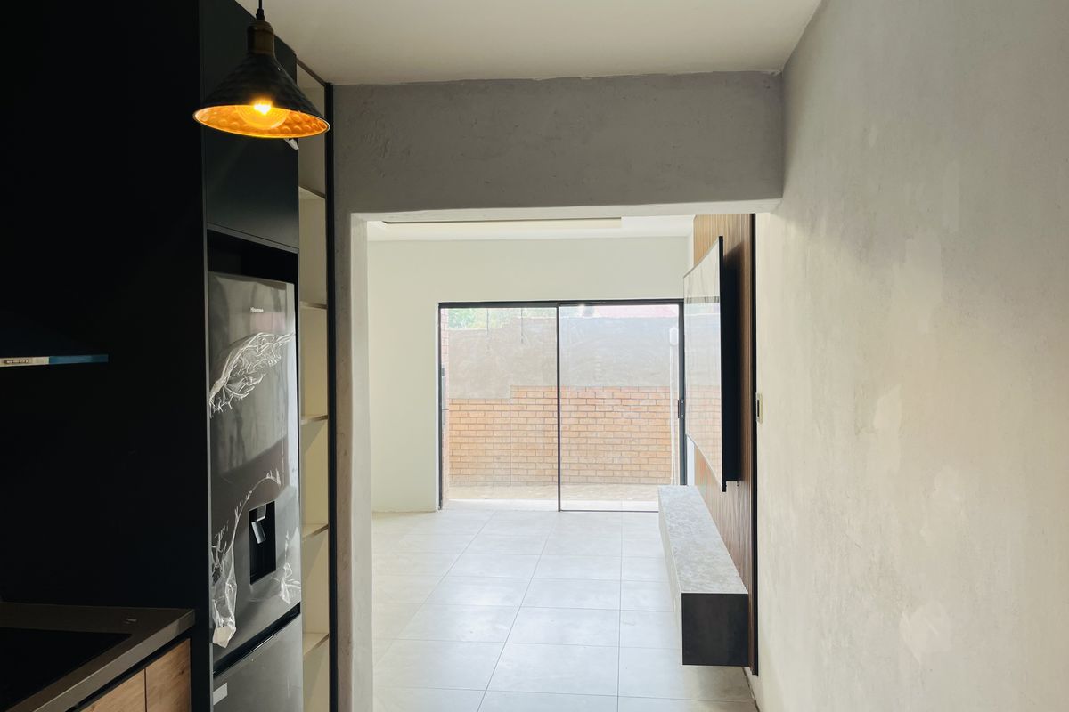 High End, Upmarket - Luxury Apartment! - Photo 3