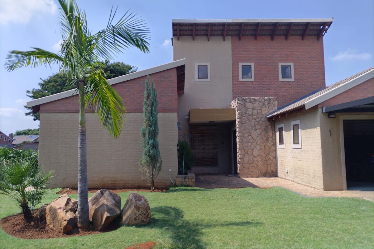 Charming 3-bedroom house in Waterval East, Rustenburg—perfect for families seeking comfort and space - Photo 4