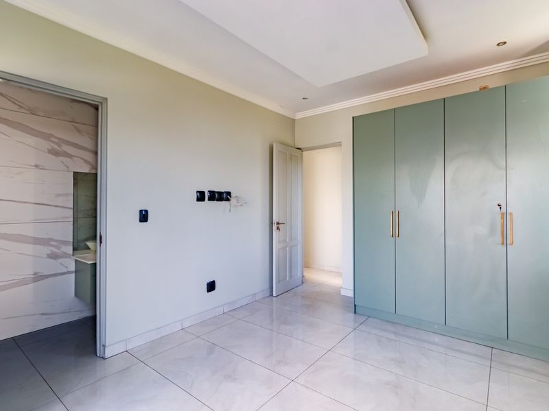 This exceptional masterpiece awaits you! - Photo 8