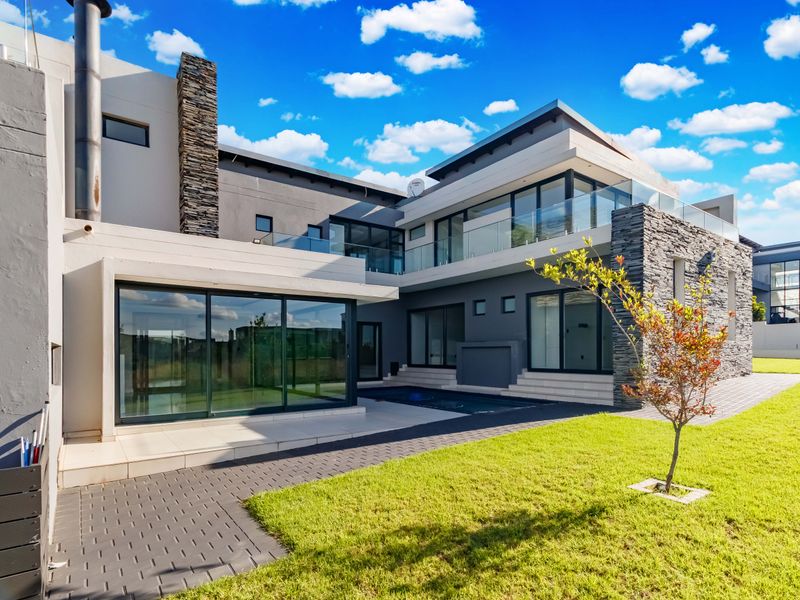 This exceptional masterpiece awaits you! - Photo 2