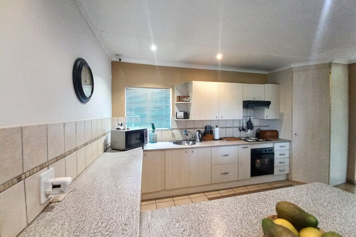 Spacious Home with Pool, Lapa & Dual Entertainment Areas - Photo 4