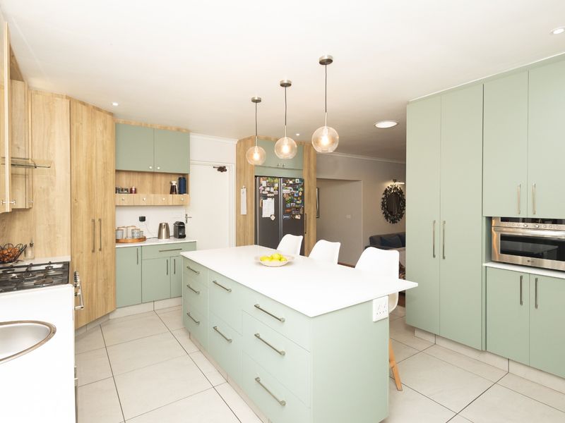 Elegant Furnished 5-Bedroom Residence in Vierlanden - Photo 2