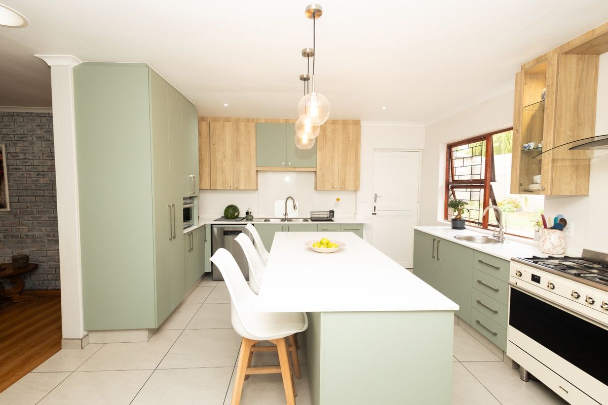 Elegant Furnished 5-Bedroom Residence in Vierlanden - Photo 3