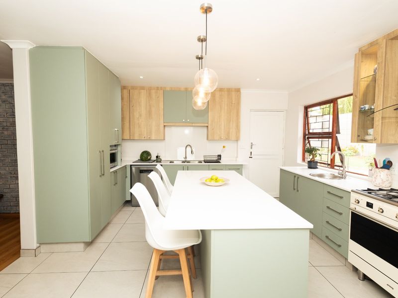 Elegant Furnished 5-Bedroom Residence in Vierlanden - Photo 3