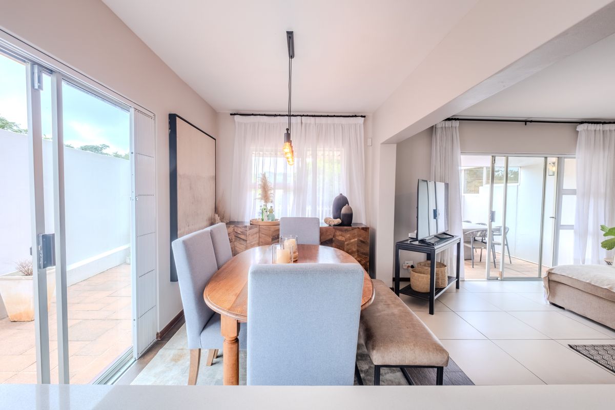 ELEGANT AND SOPHISTICATED - Photo 5