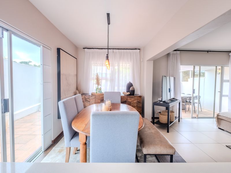 ELEGANT AND SOPHISTICATED - Photo 5