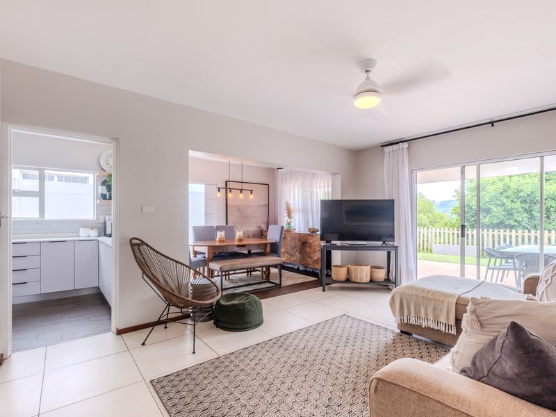 ELEGANT AND SOPHISTICATED - Photo 6