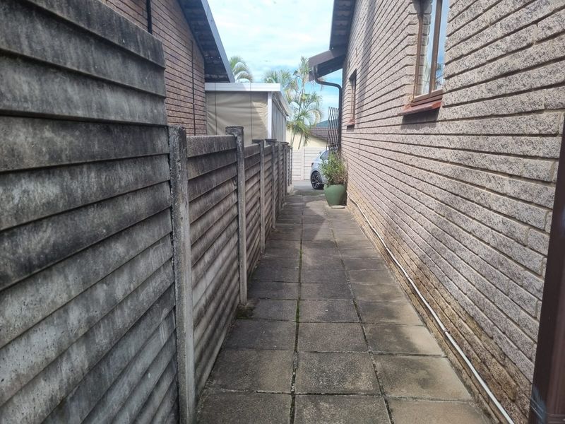 3 Bedroom Stepless Simplex - Modern Living With private Garden and Jacuzzi - Photo 8