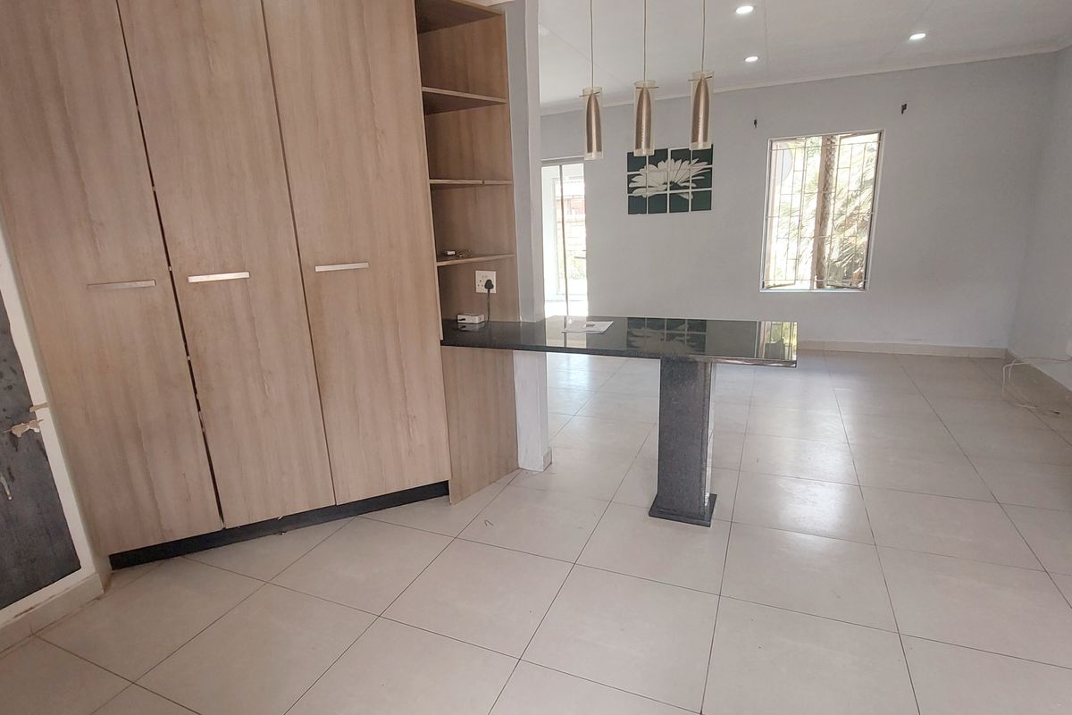 Excellent Investment opportunity in sough after complex! - Photo 2