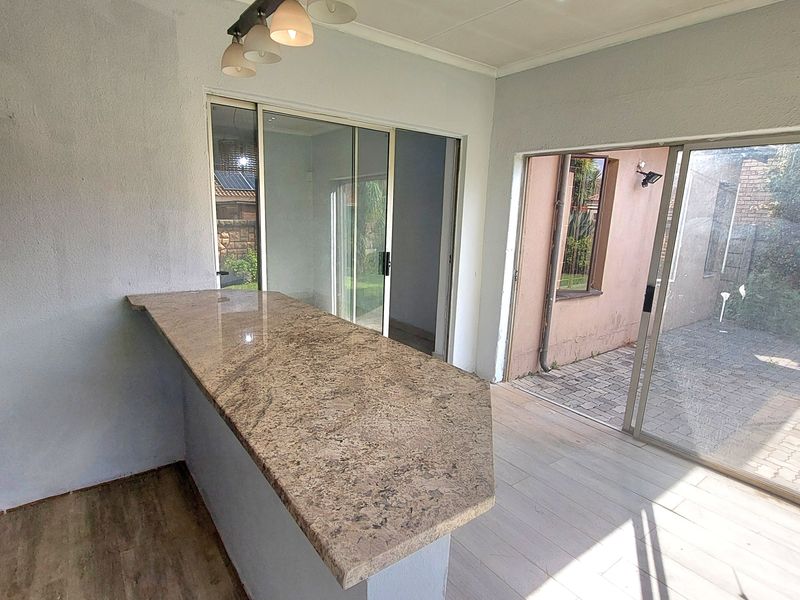 Excellent Investment opportunity in sough after complex! - Photo 6