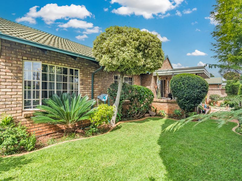 NON-DISTRESSED AUCTION. Bidding start from R1,65M - Photo 2