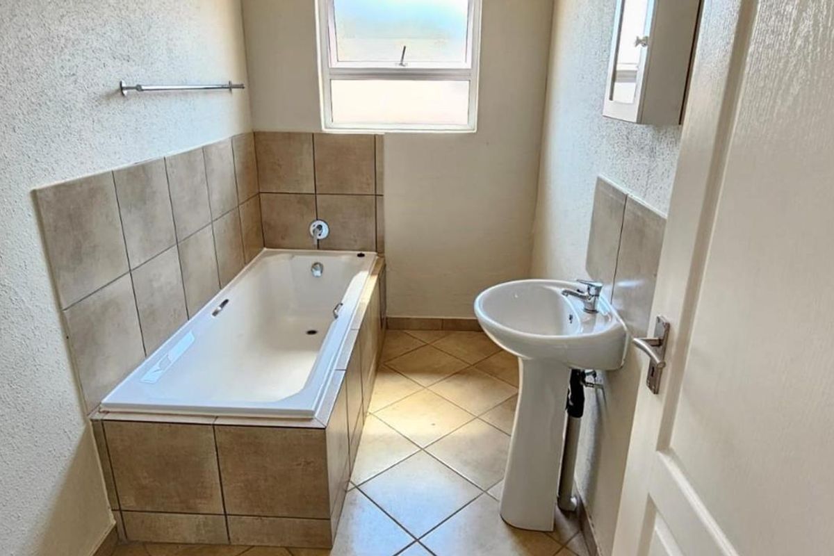 Charming 3-bedroom house for sale in Selcourt, Springs—your perfect family home awaits! - Photo 4