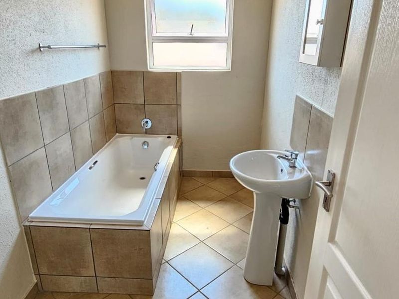 Charming 3-bedroom house for sale in Selcourt, Springs—your perfect family home awaits! - Photo 4