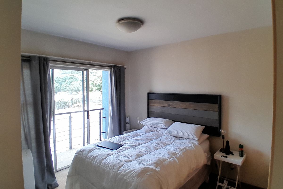 Secure, stylish, and ready to move in, perfect for families or professionals - Photo 2