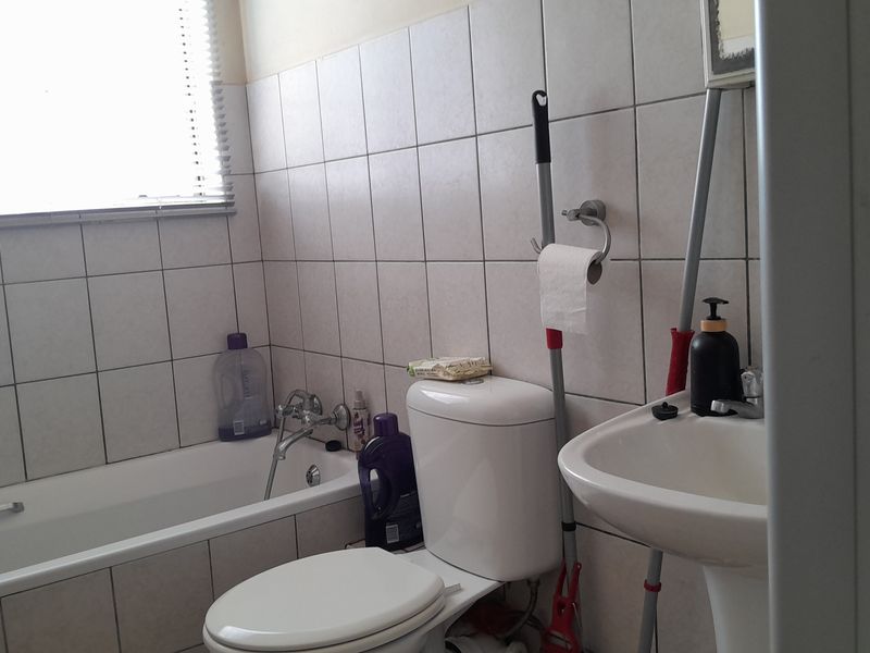 Secure, stylish, and ready to move in, perfect for families or professionals - Photo 9