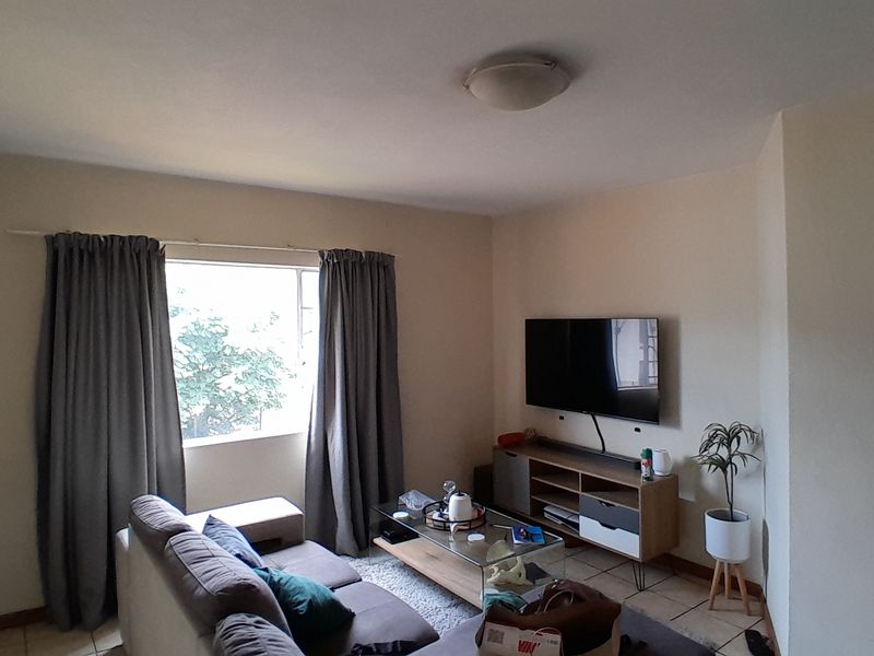 Secure, stylish, and ready to move in, perfect for families or professionals - Photo 6