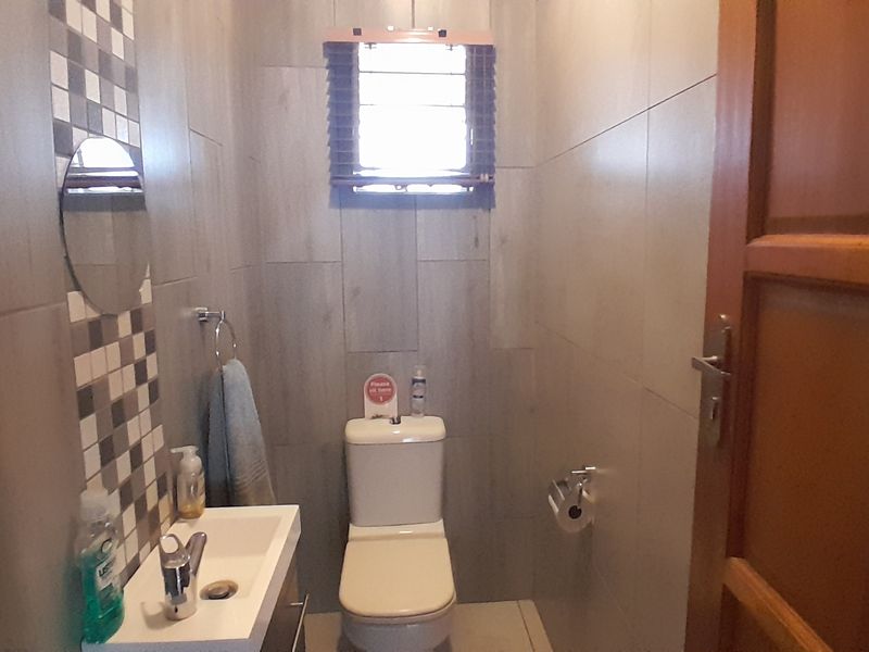 Modern Multi-Unit Investment with Triple Income Opportunity - Photo 10