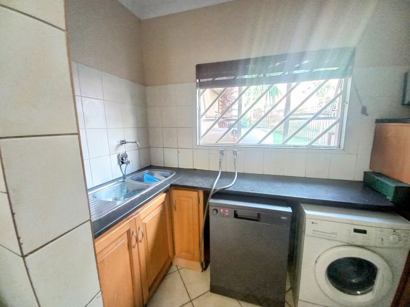 Spacious Split-Level Home with Large Garden and Great Potential - Photo 6