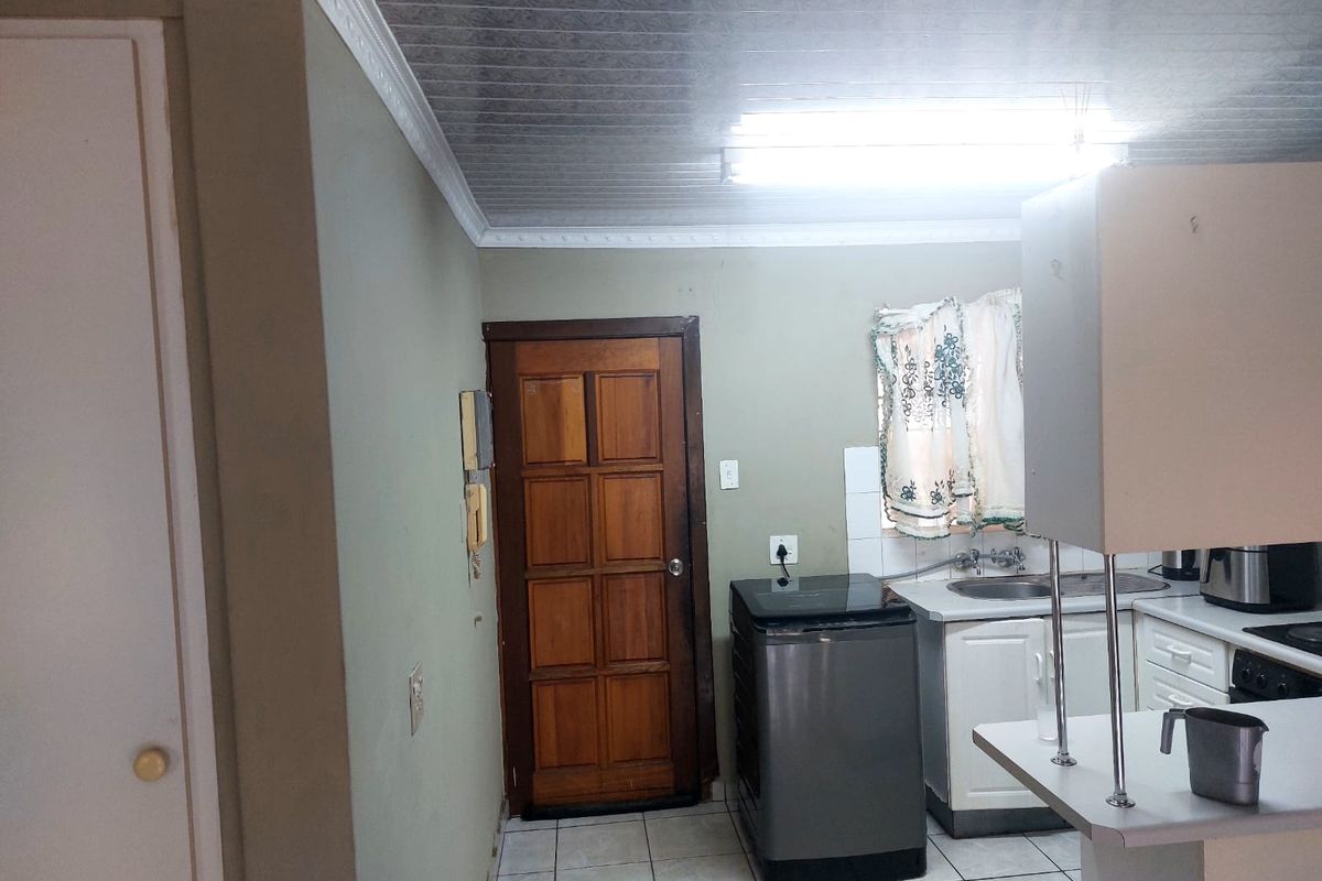 3 Bedroom Apartment / Flat for Sale in Geelhoutpark - Photo 3