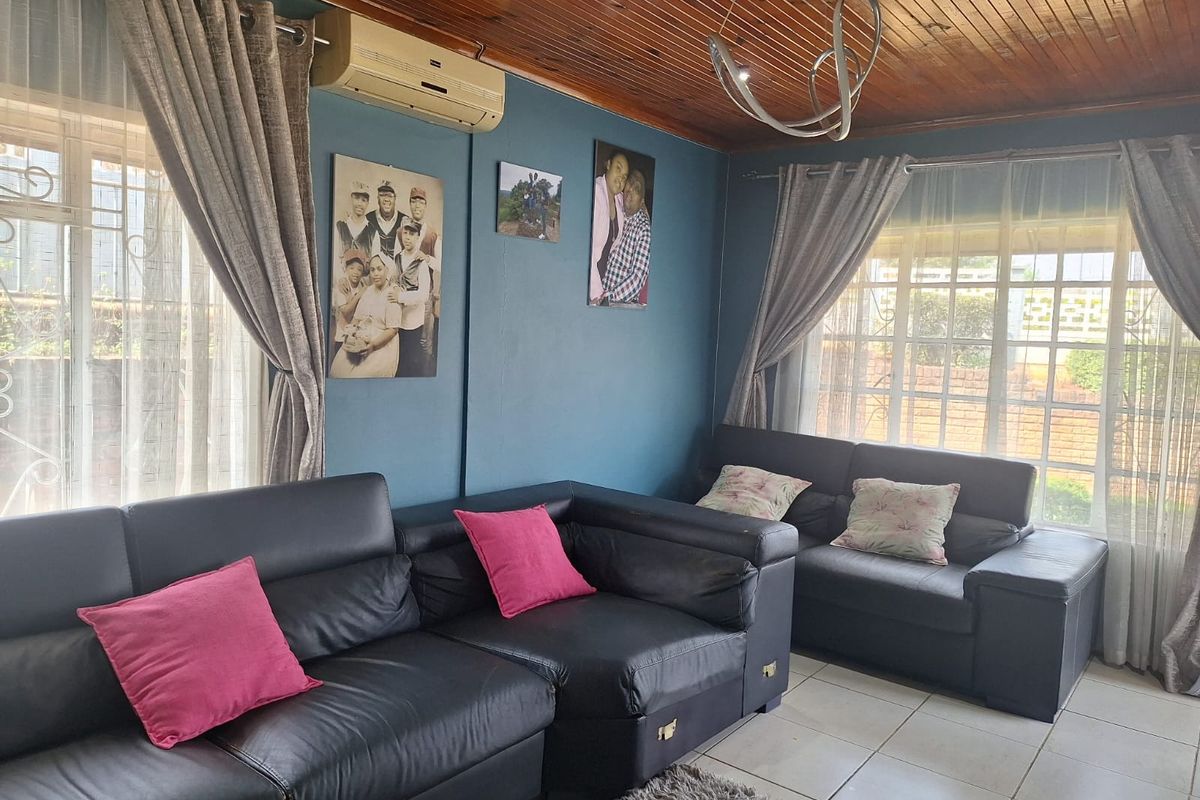 Spacious Double-Storey Family Home with Modern Comforts & Entertainer’s Appeal - Photo 3