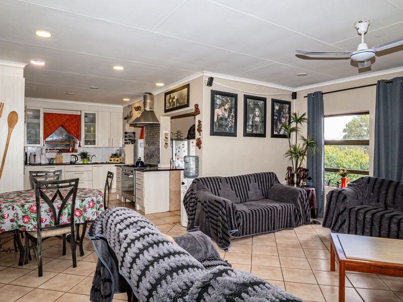 Charming family house  on 1 HA in Golf Estate for sale - Photo 4