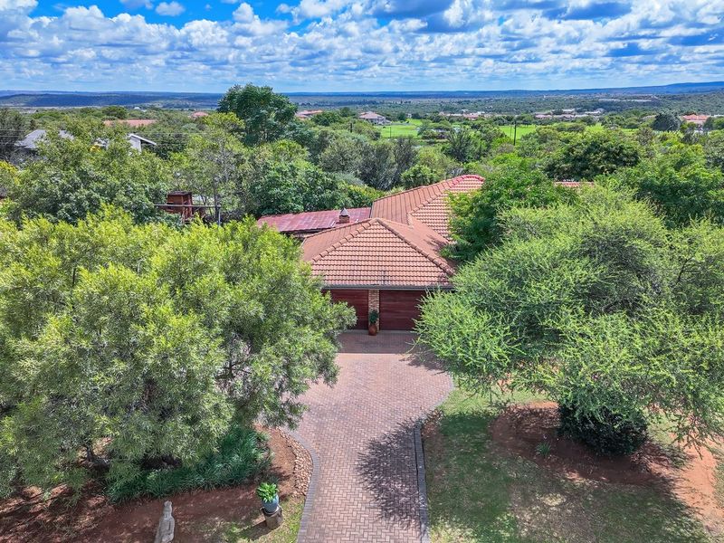 Charming family house  on 1 HA in Golf Estate for sale - Photo 2