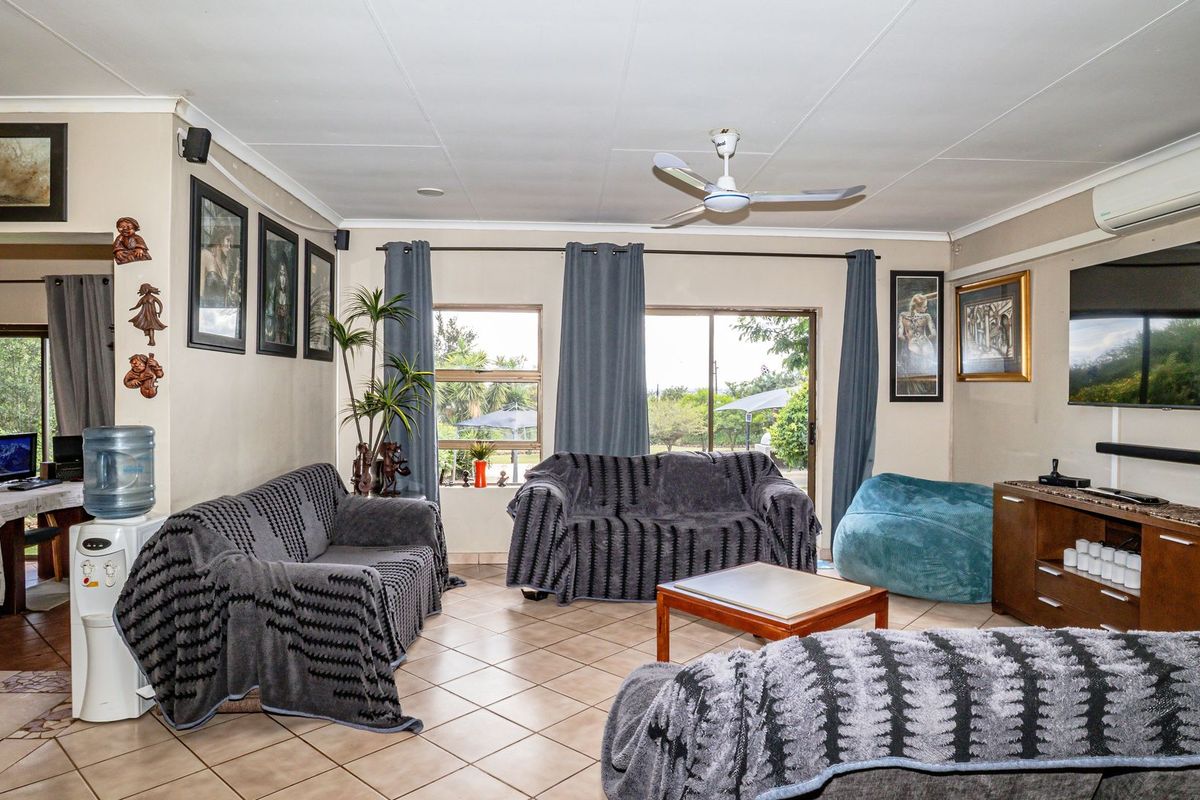 Charming family house  on 1 HA in Golf Estate for sale - Photo 3