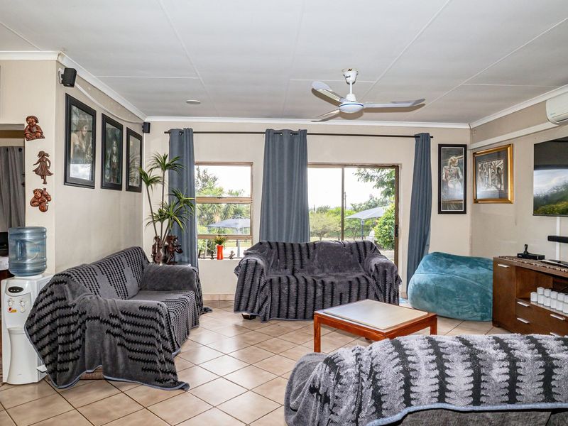 Charming family house  on 1 HA in Golf Estate for sale - Photo 3