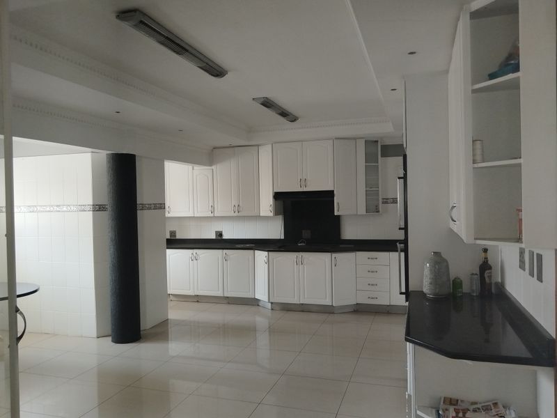 Charming Freehold Home in Vanderbijlpark SW 5 - Photo 8