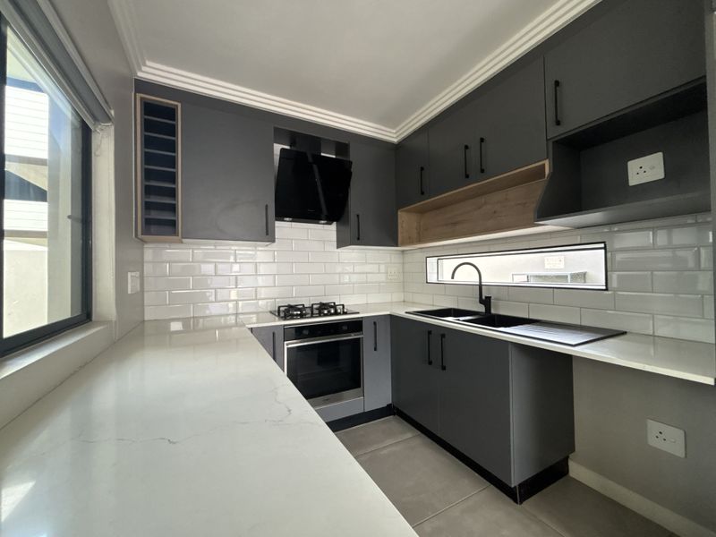 Modern 3 Bedroom Home in Rynfield – Stylish, Secure and Move-In Ready - Photo 2