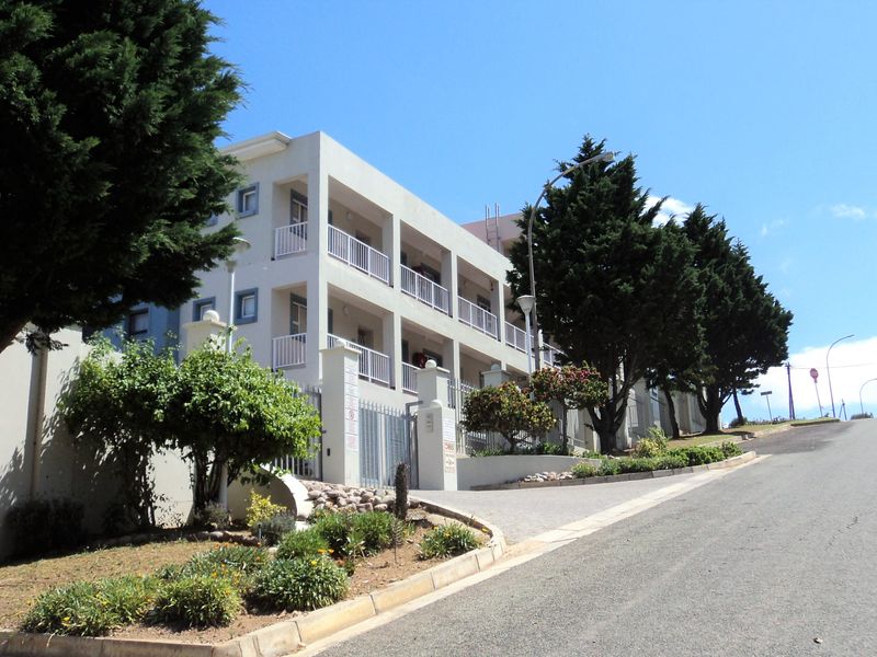 Sea view living in the heart of Dana Bay - Photo 3