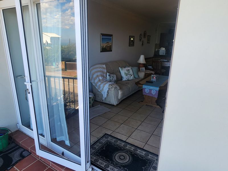 Sea view living in the heart of Dana Bay - Photo 9