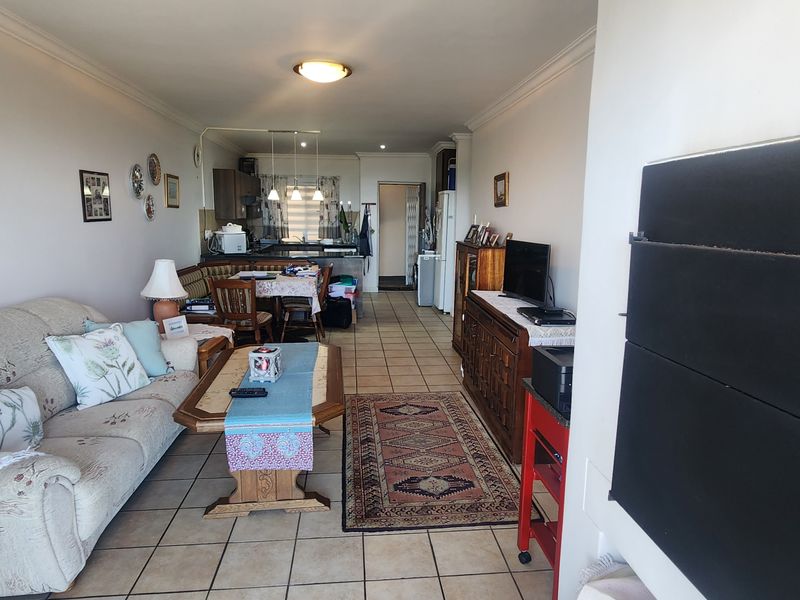 Sea view living in the heart of Dana Bay - Photo 10