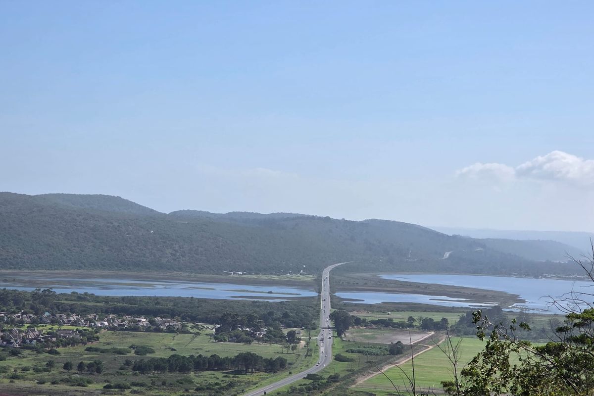 35 Hectares of Untouched Paradise with Panoramic Sedgefield & Ocean Views - Photo 3