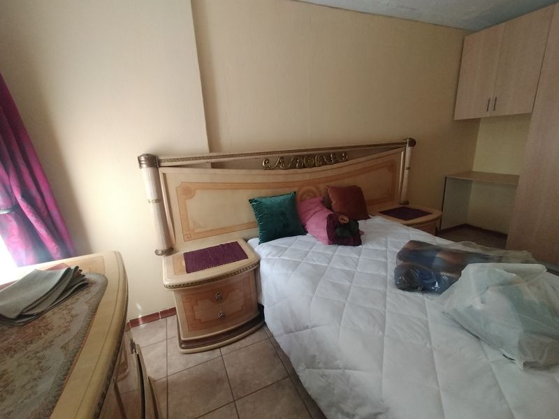 Spacious Family Home with Borehole, Fruit Trees and Excellent Outdoor Living in The Orchards - Photo 9