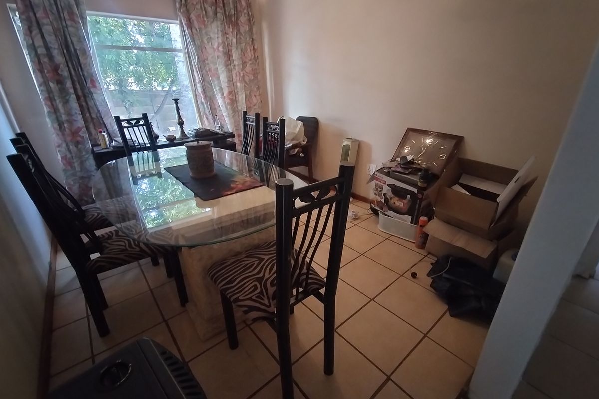 Spacious  Home with Pool, Lapa and Flatlet Potential in The Orchards - Photo 4